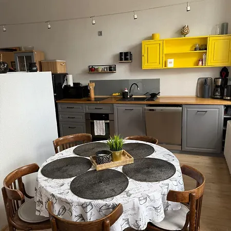 Nad Jeziorem Czos Appartement *
